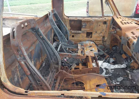 1984 GMC C1500 из США, поврежденный, VIN 1GTCC14DXES529359